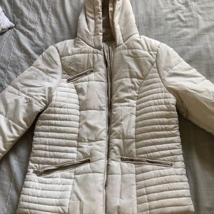 White Coat with attachable fuzzy hood.